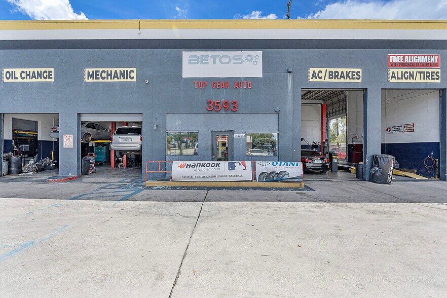3593 S Military Trl, Lake Worth, FL à vendre - Photo de l’immeuble – Image 3 sur 37