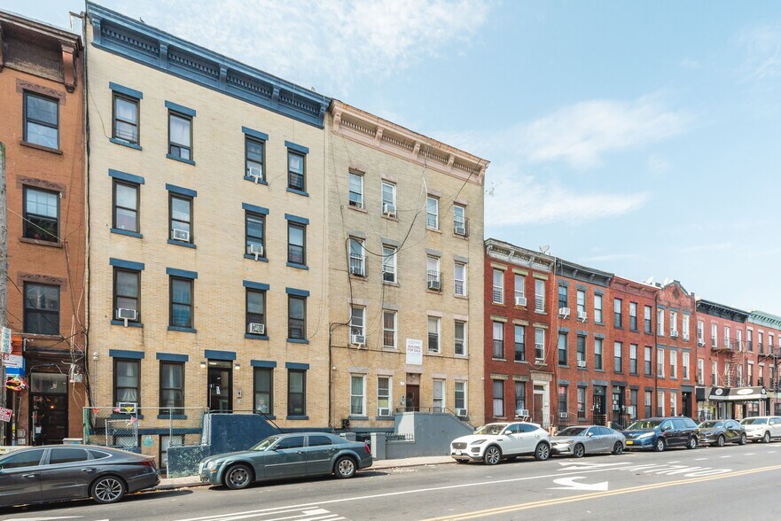 190 Rockaway Ave, Brooklyn, NY à vendre - Photo de l’immeuble – Image 1 sur 12