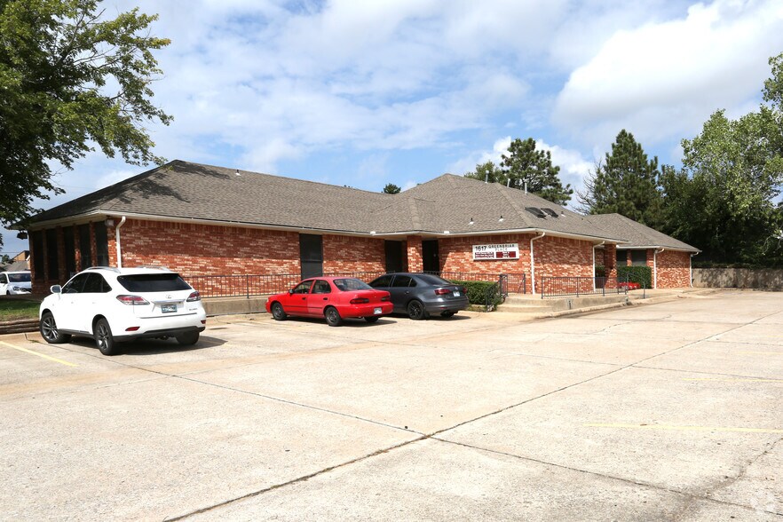 1617 Greenbriar Pl, Oklahoma City, OK à louer - Photo principale – Image 1 sur 6