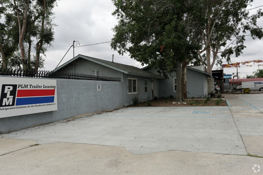 18183 Valley Blvd, Bloomington, CA à vendre - Photo de l’immeuble – Image 3 sur 5