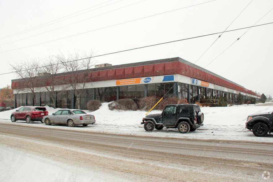 11606-11642 149th St NW, Edmonton, AB à louer - Photo de l’immeuble – Image 3 sur 12