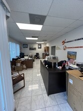 19301 SW 106th Ave, Miami, FL à louer Photo intérieure– Image 2 sur 10