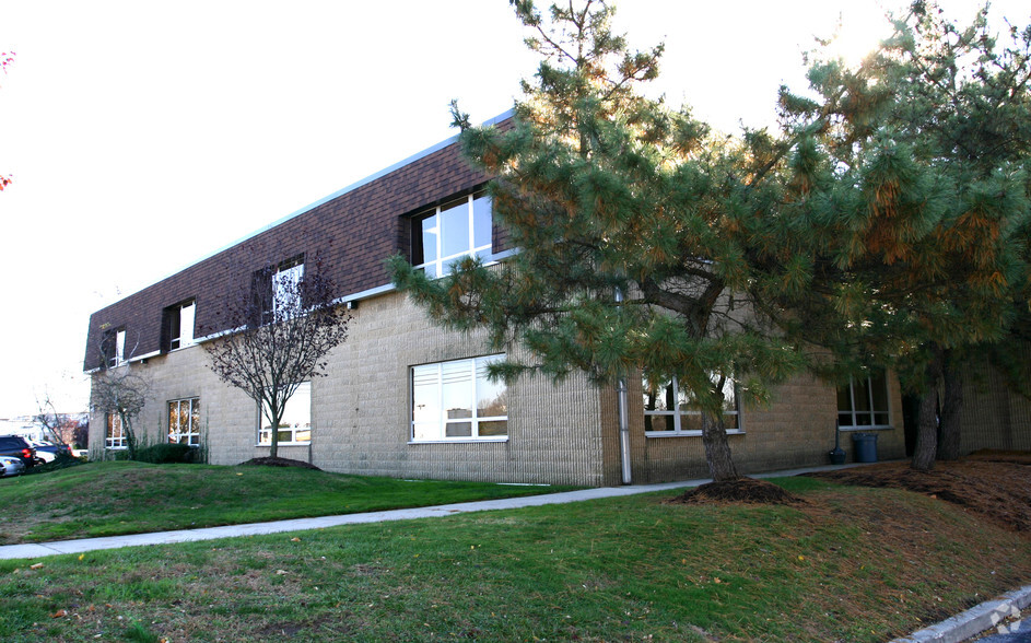 440 Benigno Blvd, Bellmawr, NJ à louer - Photo de l’immeuble – Image 2 sur 9