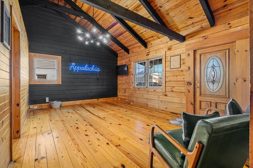 793 Breckenridge St, Stanton, KY à vendre - Photo de l’immeuble – Image 1 sur 28