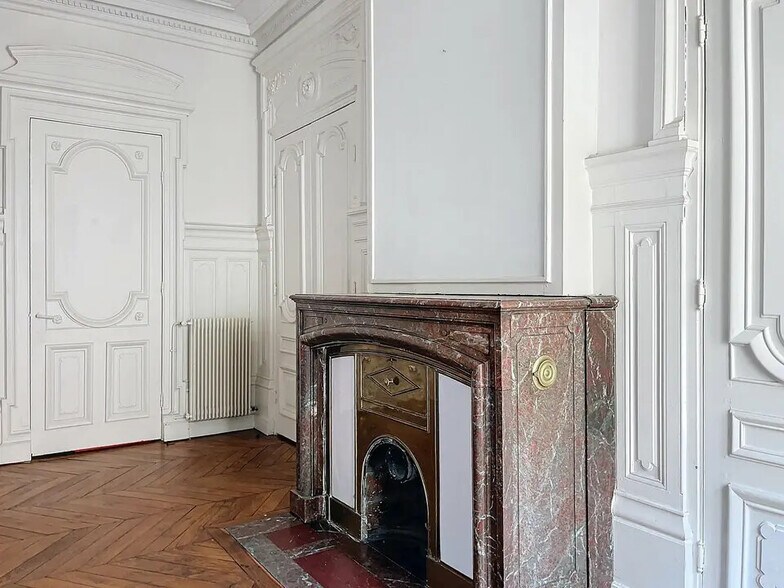 Bureau dans Lyon à vendre - Photo de l’immeuble – Image 3 sur 14
