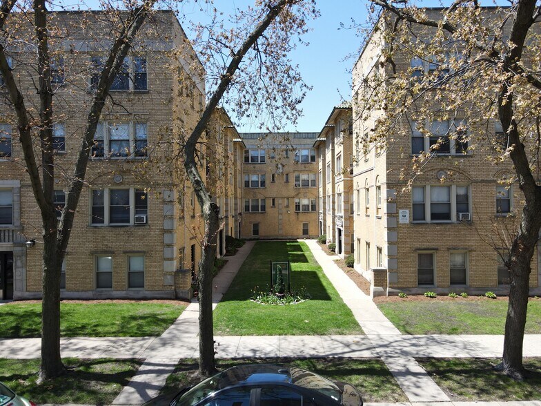 7516-7524 N Seeley Ave, Chicago, IL à vendre - Photo de l’immeuble – Image 2 sur 11