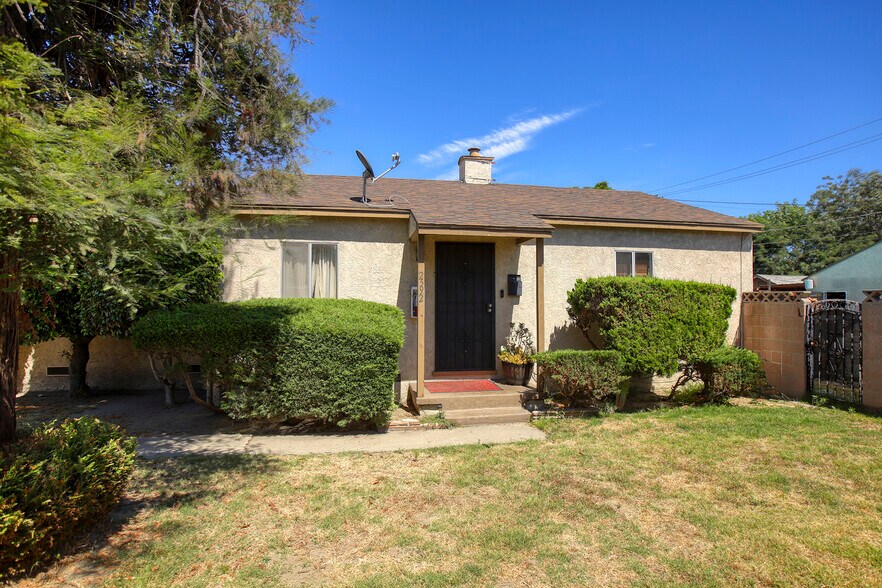 2590 E Carson St, Carson, CA à vendre - Photo de l’immeuble – Image 3 sur 7