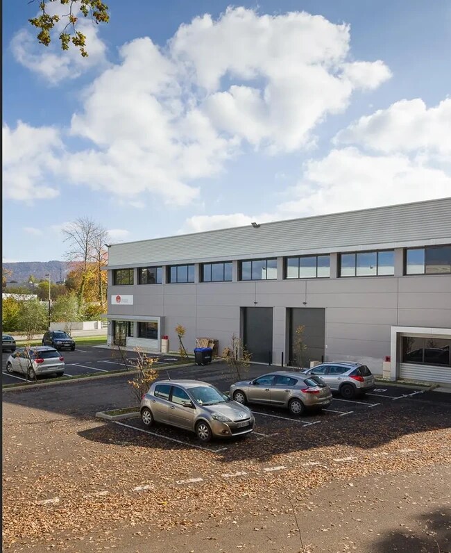 Plus de détails pour Local d’activités à vendre