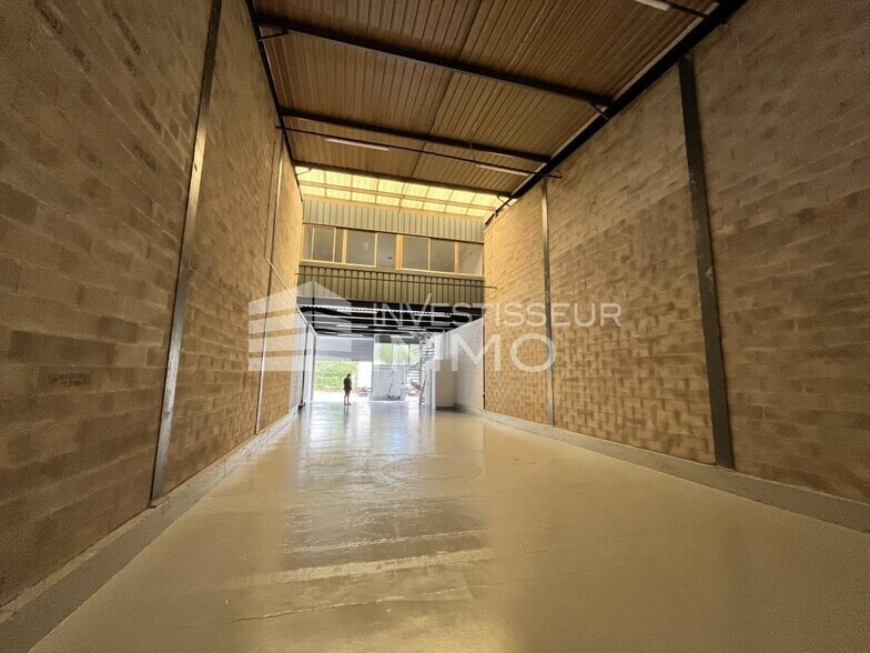 Industriel/Logistique dans Noisy Le Grand à louer - Photo de l’immeuble – Image 3 sur 5