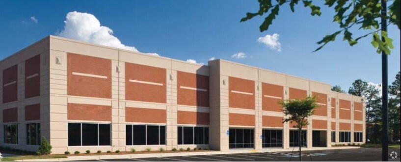 415 Horizon Dr, Suwanee, GA à louer - Photo de l’immeuble – Image 2 sur 4