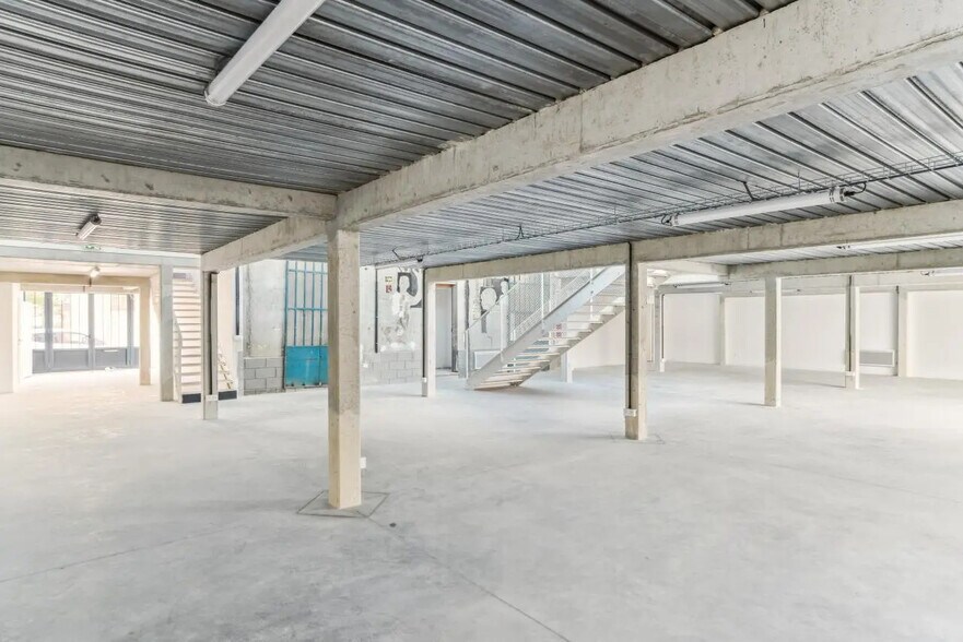Bureau dans Montreuil à louer - Photo de l’immeuble – Image 3 sur 12
