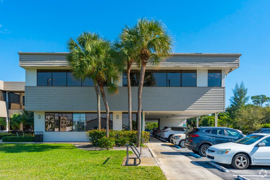 2112 S Congress Ave, West Palm Beach, FL à louer - Photo de l’immeuble – Image 3 sur 8