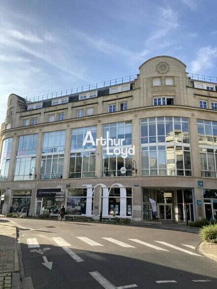 Bureau dans Reims à louer - Photo de l’immeuble – Image 1 sur 7