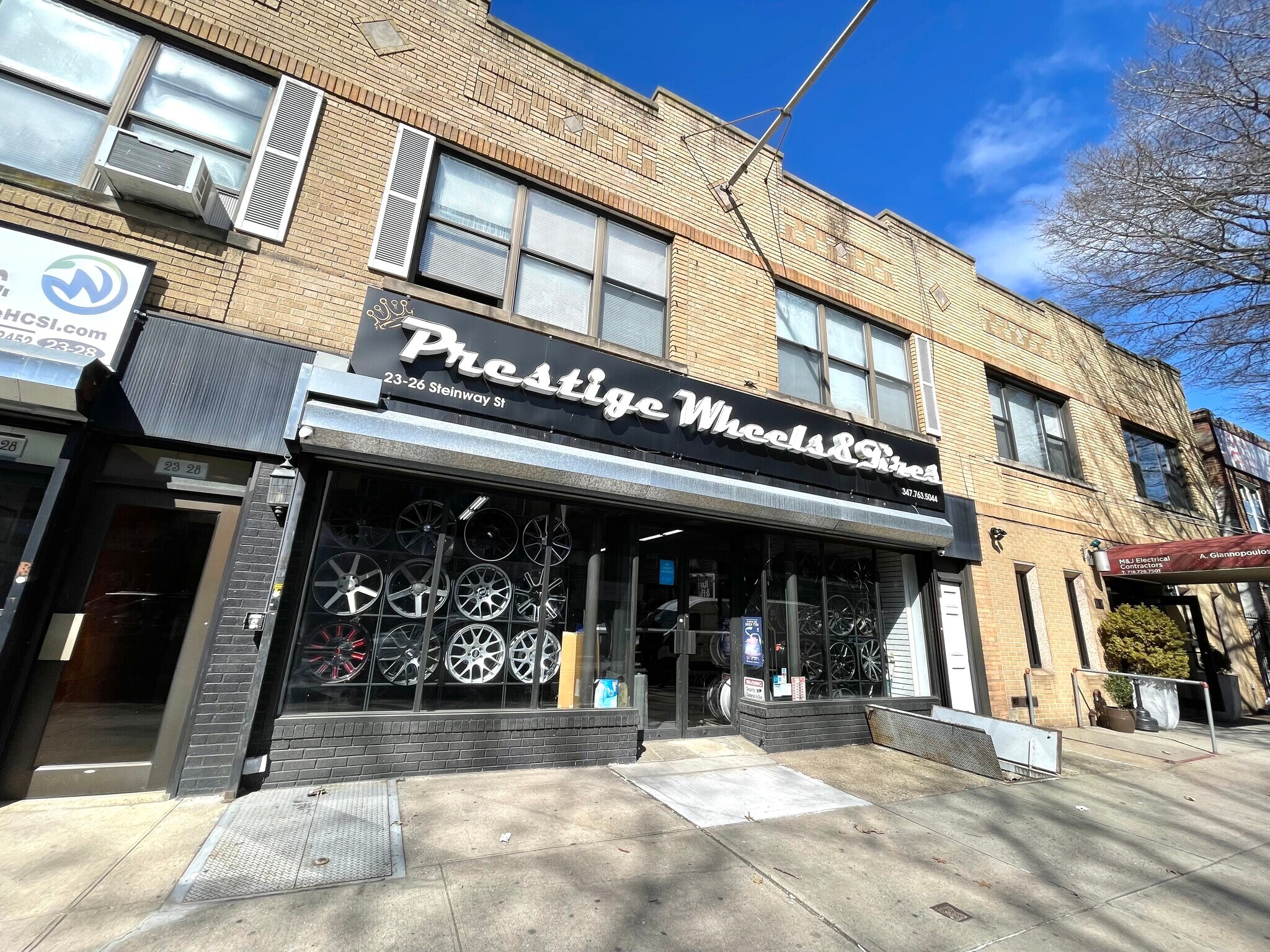 23-26 Steinway St, Astoria, NY à louer Photo de l’immeuble– Image 1 sur 4