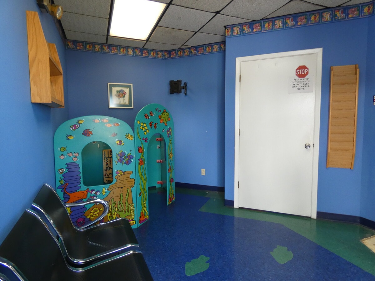 14037 N Dale Mabry Hwy, Tampa, FL 33618 - Lot N-19 -  - Photo intérieure - Image 1 of 15