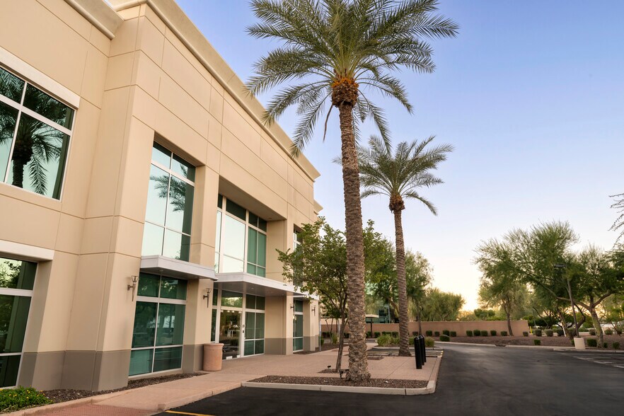 2600 W Geronimo Pl, Chandler, AZ à louer - Photo de l’immeuble – Image 2 sur 9