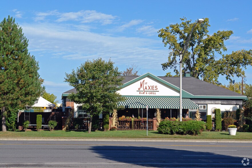 240 Wolf Rd, Albany, NY à vendre - Photo de l’immeuble – Image 1 sur 2