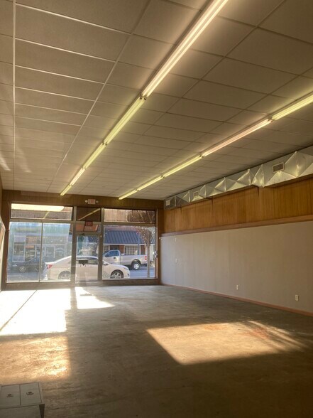 217 E Broad St, Dunn, NC à louer - Photo de l’immeuble – Image 3 sur 5
