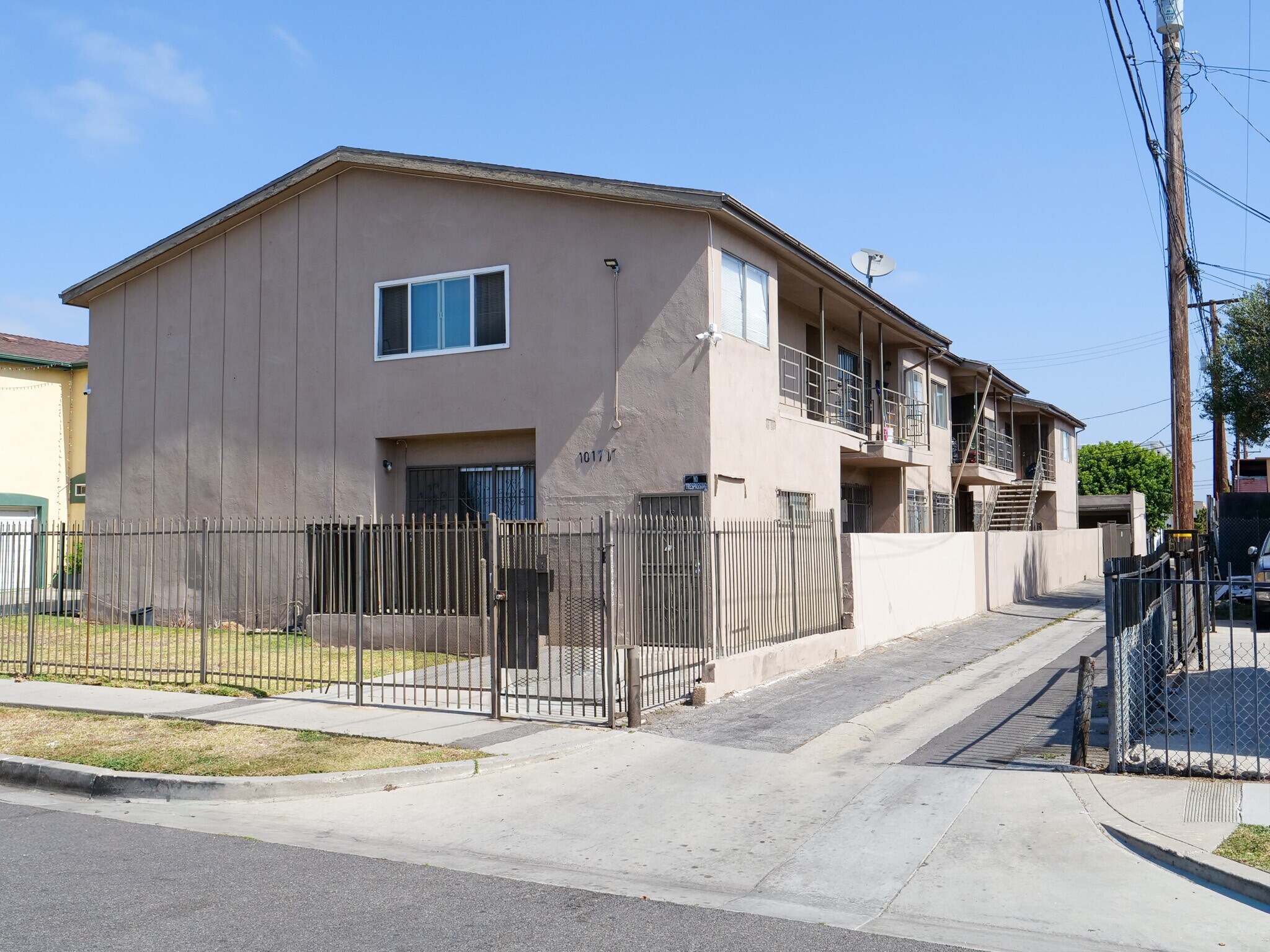 1017 W 95th St, Los Angeles, CA à vendre Photo principale– Image 1 sur 24