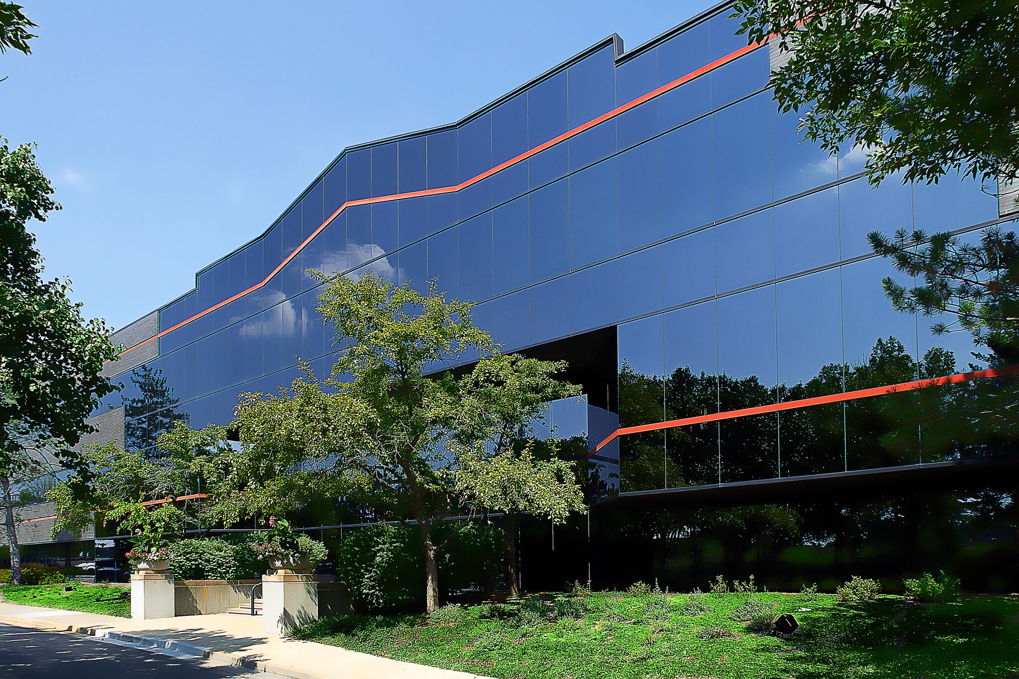 12977 N 40 Dr, Creve Coeur, MO à louer Photo principale– Image 1 sur 16