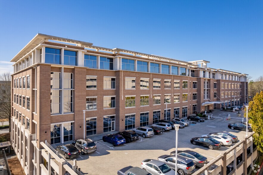 5445 Meridian Mark Rd, Atlanta, GA à louer - Photo principale – Image 1 sur 4