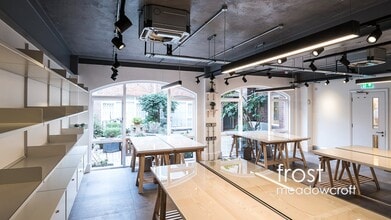 2 Bramber Rd, Londres à louer Photo intérieure– Image 1 sur 5