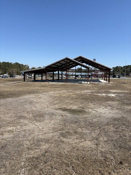 1660 Seaside SW Rd, Sunset Beach, NC à vendre - Photo principale – Image 1 sur 3