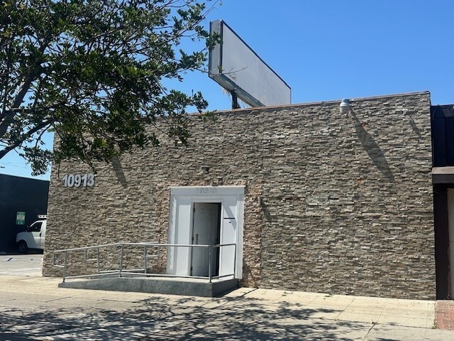 10913 Venice Blvd, Los Angeles, CA à louer Photo intérieure– Image 1 sur 9