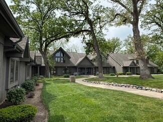 Plus de détails pour 475 W Terra Cotta Ave, Crystal Lake, IL - Bureau à louer