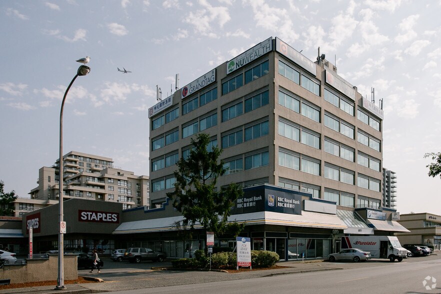 8111-8211 Akroyd Rd, Richmond, BC à louer - Photo de l’immeuble – Image 2 sur 16