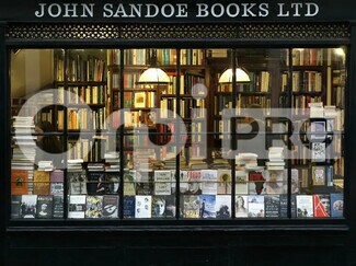 Plus de détails pour Local commercial à louer