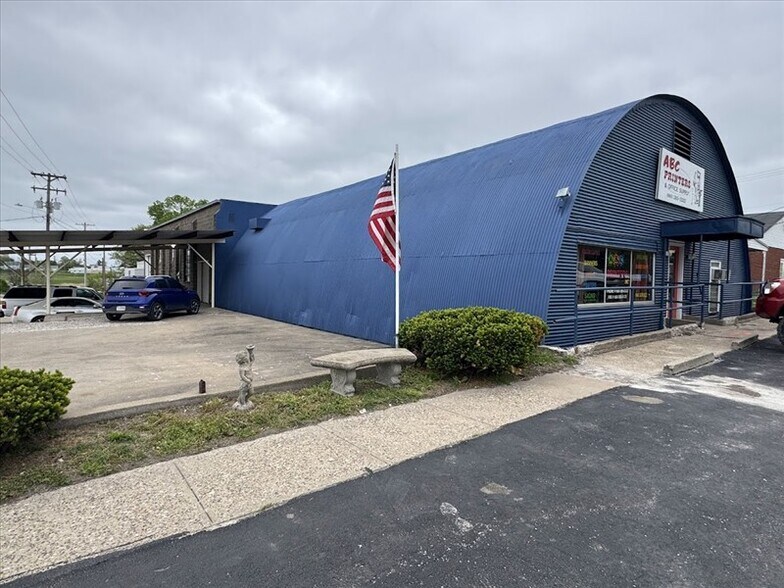 51 S Rubey St, Macon, MO à vendre - Photo de l’immeuble – Image 2 sur 26
