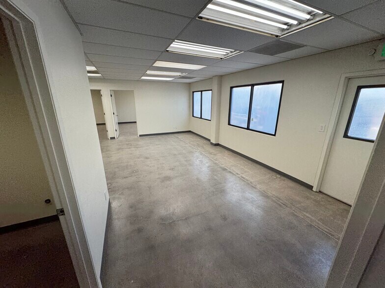 440 S Lawrence Ave, Fullerton, CA à louer - Photo de l’immeuble – Image 3 sur 35