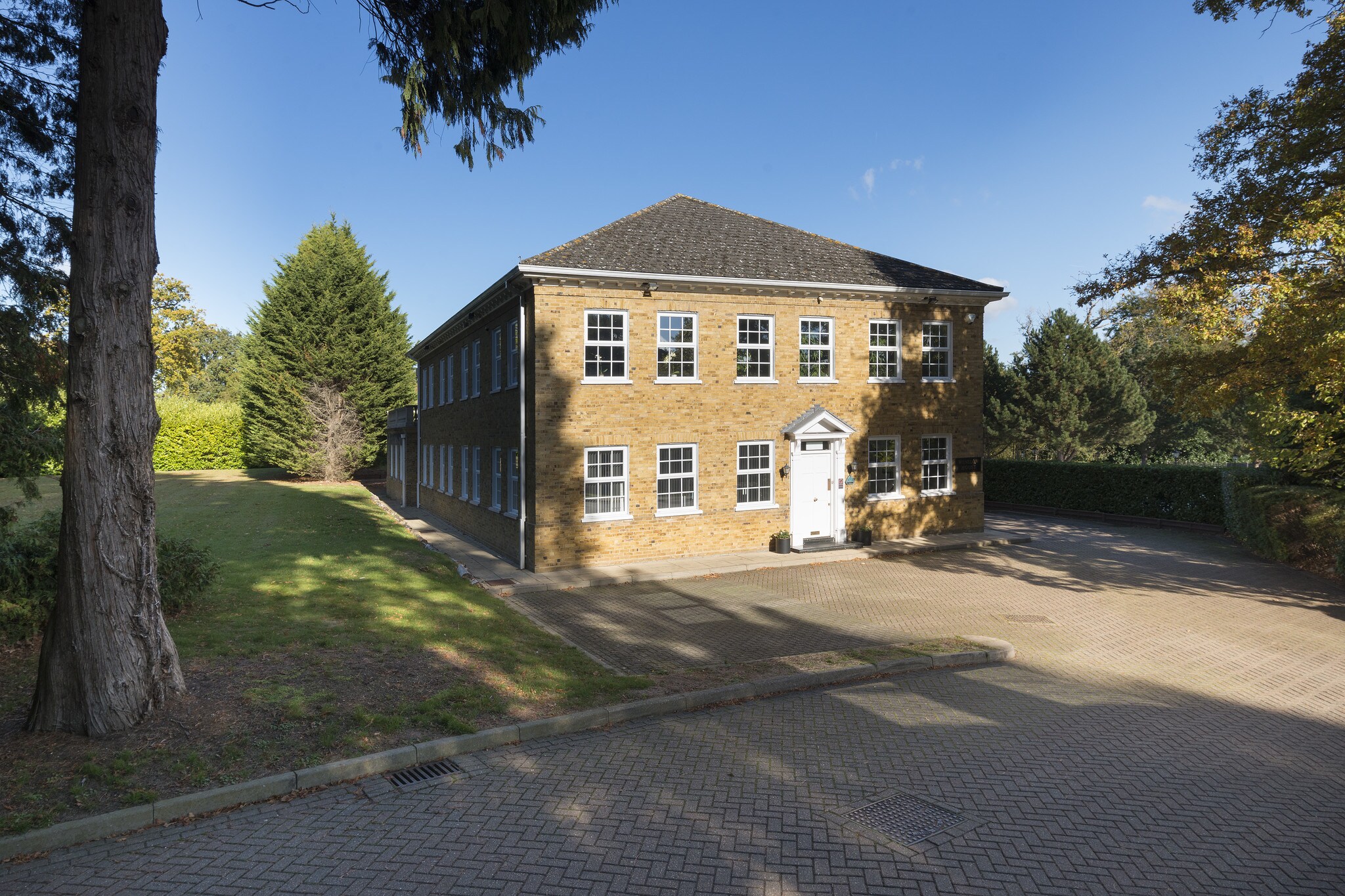 Church Ln, Ascot à louer Photo principale– Image 1 sur 23