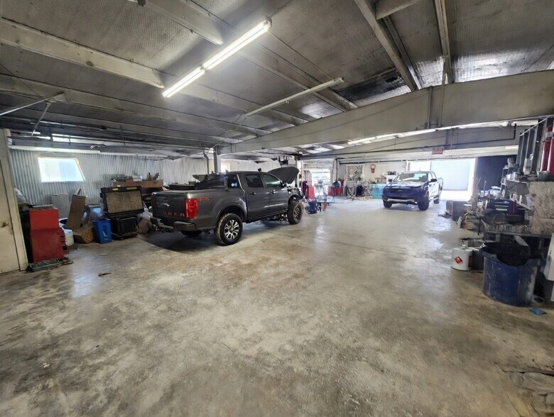 3640 W Pioneer Pky, Pantego, TX à louer - Photo de l’immeuble – Image 3 sur 6