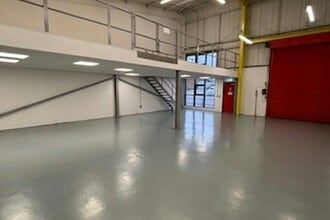 Roentgen Rd, Basingstoke à louer Photo intérieure– Image 1 sur 5