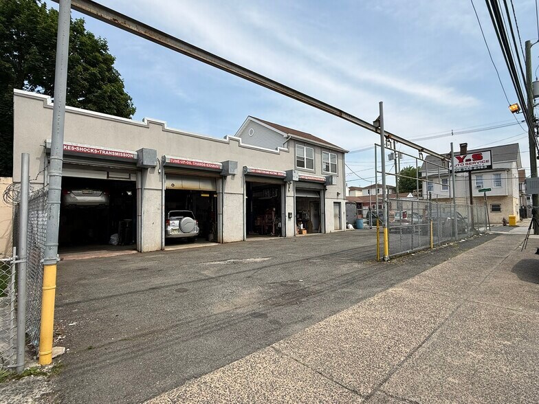 500 Livingston St, Elizabeth, NJ à vendre - Photo de l’immeuble – Image 3 sur 11