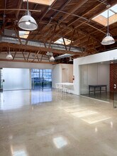 1745 Berkeley St, Santa Monica, CA à louer Photo intérieure– Image 2 sur 7