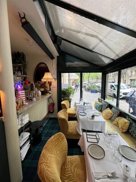 Local commercial dans Paris à louer - Photo intérieure – Image 2 sur 3