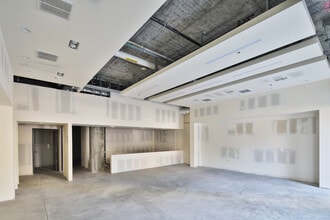 330 N Westlake Ave, Los Angeles, CA à louer Photo intérieure– Image 2 sur 10