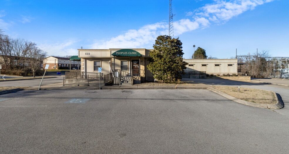 305 Dover Rd, Clarksville, TN à vendre - Photo de l’immeuble – Image 3 sur 6