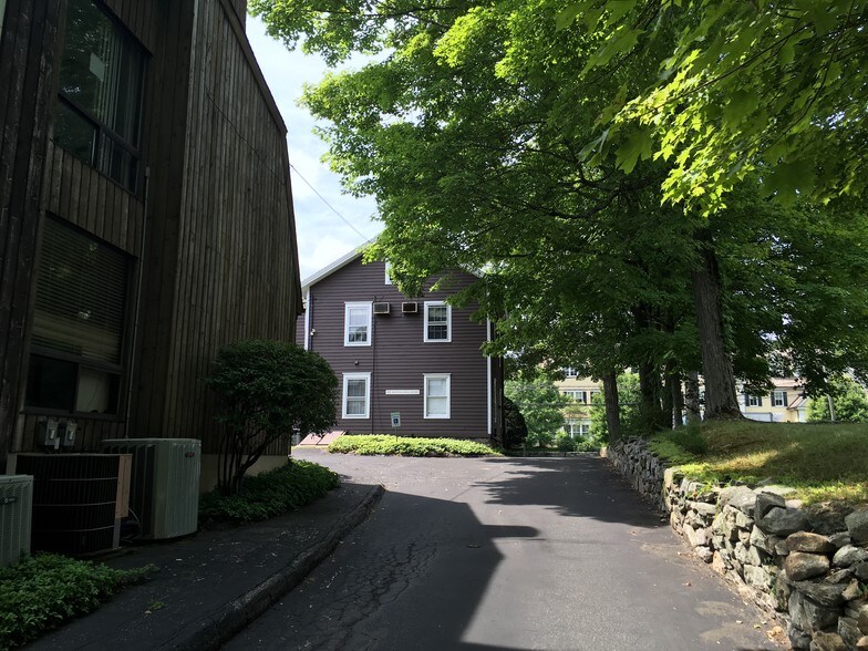 196 Danbury Rd, Wilton, CT à louer - Photo de l’immeuble – Image 2 sur 47