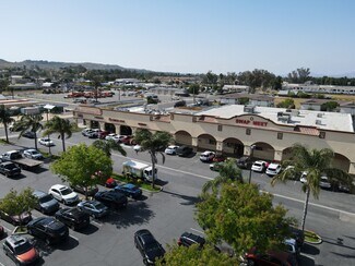 Plus de détails pour 400-498 4th St, Perris, CA - Local commercial à louer