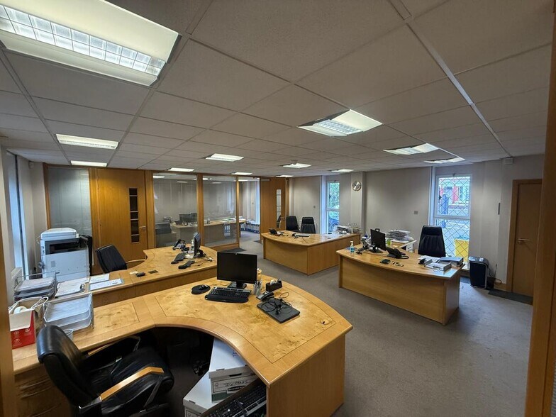 98-100 Wilderspool Causeway, Warrington à vendre - Photo intérieure – Image 3 sur 7