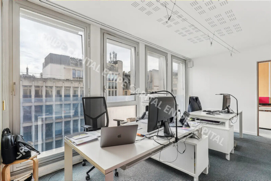 66 Avenue Des Champs Elysées, Paris à vendre - Photo de l’immeuble – Image 3 sur 10
