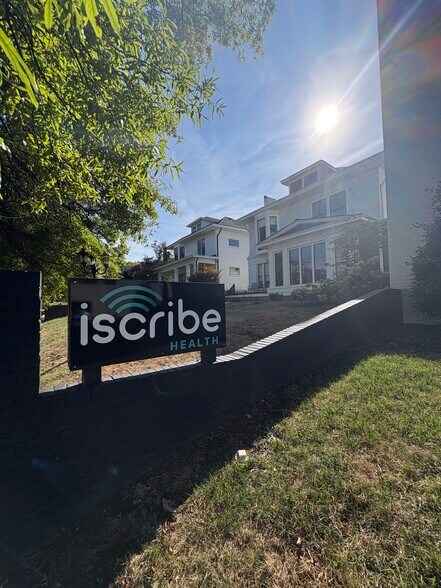 1903 21st Ave S, Nashville, TN à louer - Photo de l’immeuble – Image 2 sur 9
