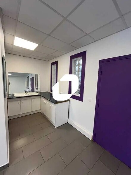 Bureau dans Chilly-Mazarin à louer - Photo de l’immeuble – Image 3 sur 9