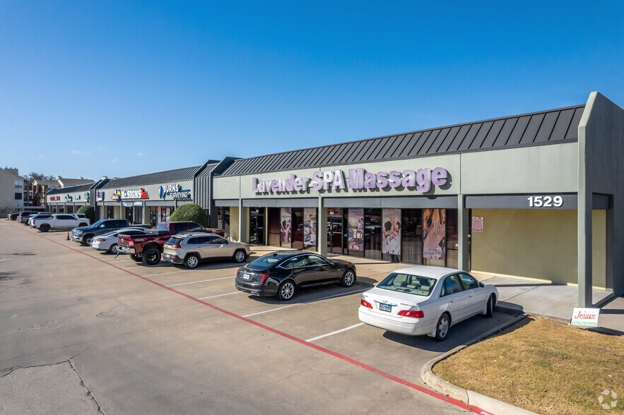 1529 E Interstate 30, Garland, TX à louer - Photo de l’immeuble – Image 2 sur 6