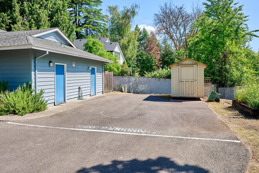 5210-5222 SE Rinearson Rd, Milwaukie, OR à vendre - Photo de l’immeuble – Image 3 sur 12