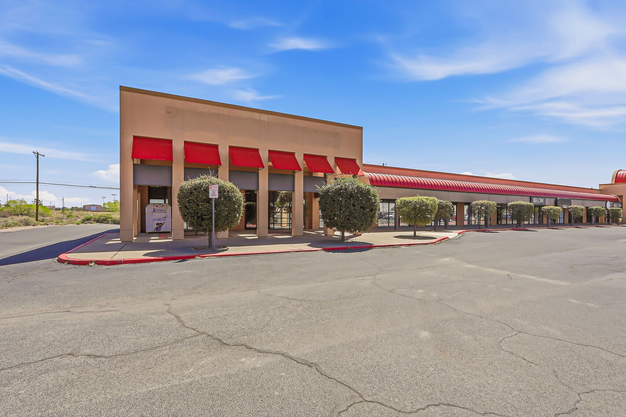 1030 Zaragosa Rd, El Paso, TX à louer Photo principale– Image 1 sur 10